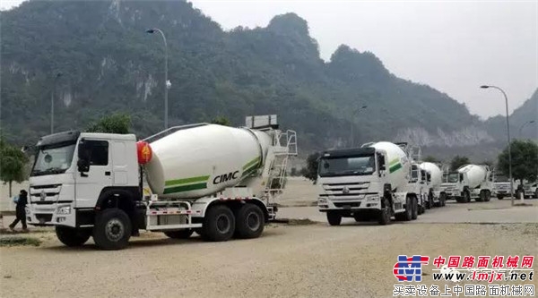 凌宇刮起海外風(fēng)，20臺(tái)攪拌車“涌向”東南亞