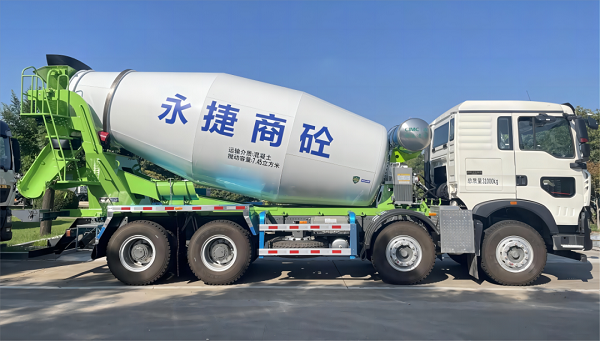 【發(fā)車新聞】重汽&凌宇攪拌車交付客戶！