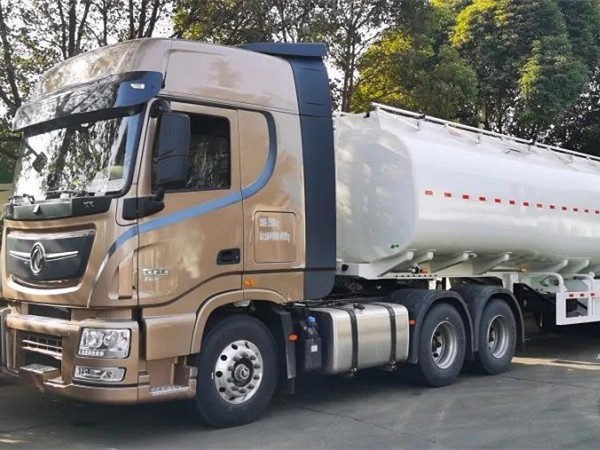 30臺(tái)凌宇罐車出口非洲，降本增效看得見！